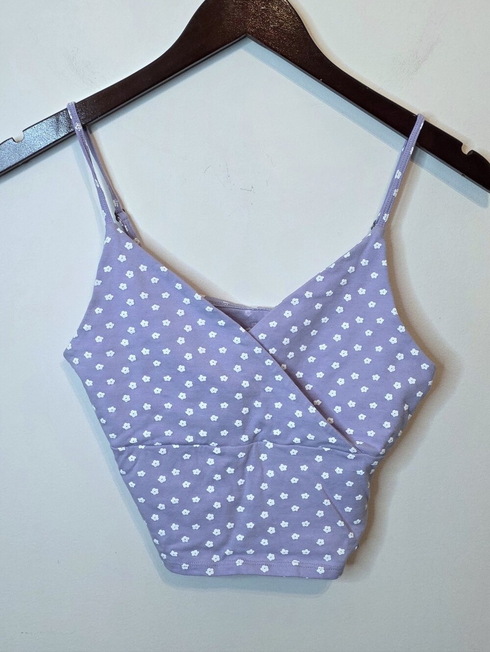 Hollister Lavender Purple Ditsy Floral Faux Wrap Crop Top Cami Size Medium